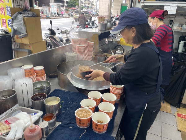 【連記蚵仔麵線肉圓】我不允許有人沒吃過這家～長庚側門的 [連記]！