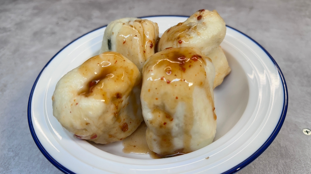 【遠東賴家水煎包】12元的逆天神價：在台北買杯珍奶的錢，在這裡可以買ㄧ打的水煎包！