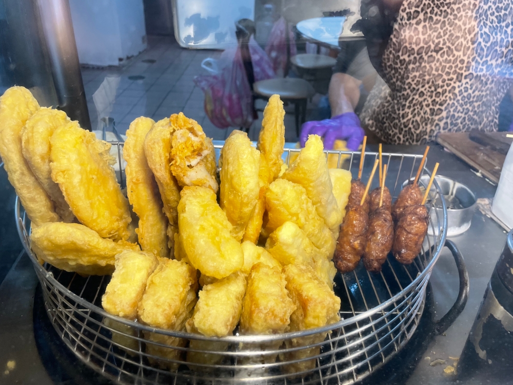 【基隆 龍鳳腿】你覺得如果千尋在隧道另一頭遇到的是這攤龍鳳腿,她還會想回人類世界嗎? 2 【基隆 龍鳳腿】你覺得如果千尋在隧道另一頭遇到的是這攤龍鳳腿,她還會想回人類世界嗎?