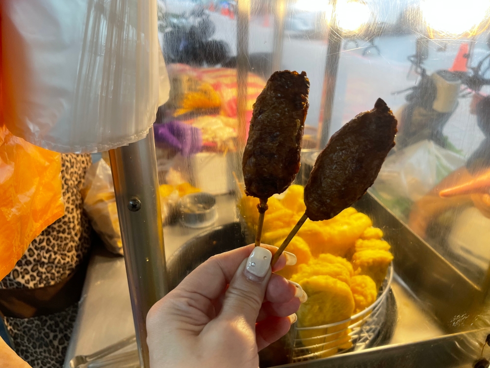 【基隆 龍鳳腿】你覺得如果千尋在隧道另一頭遇到的是這攤龍鳳腿,她還會想回人類世界嗎? 4 【基隆 龍鳳腿】你覺得如果千尋在隧道另一頭遇到的是這攤龍鳳腿,她還會想回人類世界嗎?