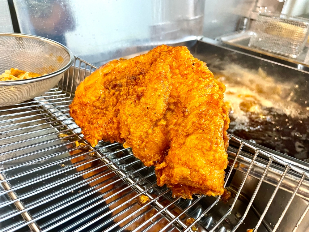 【十九甲雞排 基隆店】基隆鐵道街🏮 的深夜極光